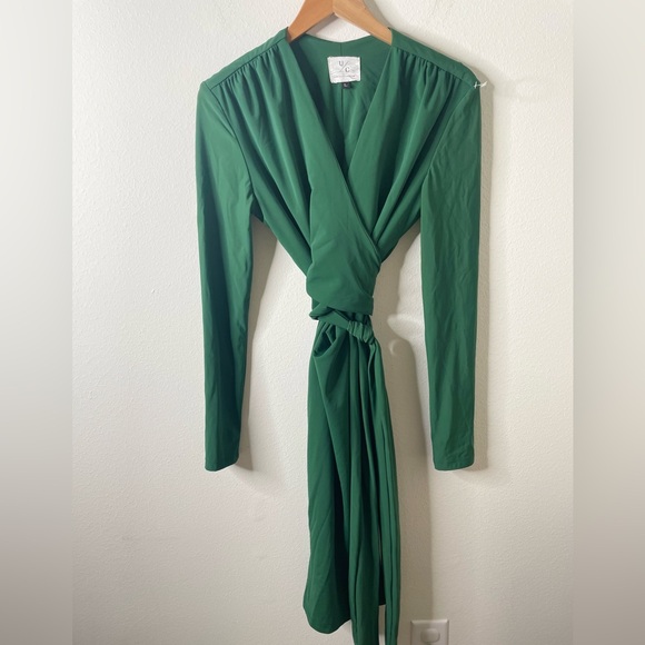 Undra Celeste Dresses & Skirts - Undra Celeste Stunning Front Tie Dress‎